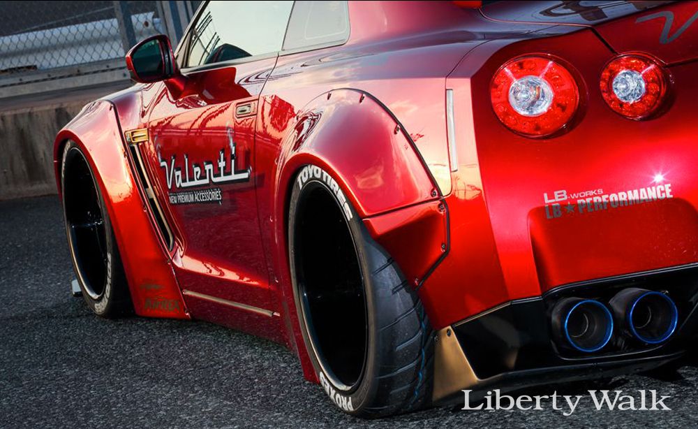 Liberty Walk Wide Body Kit, Version 1 - Nissan GT-R R35