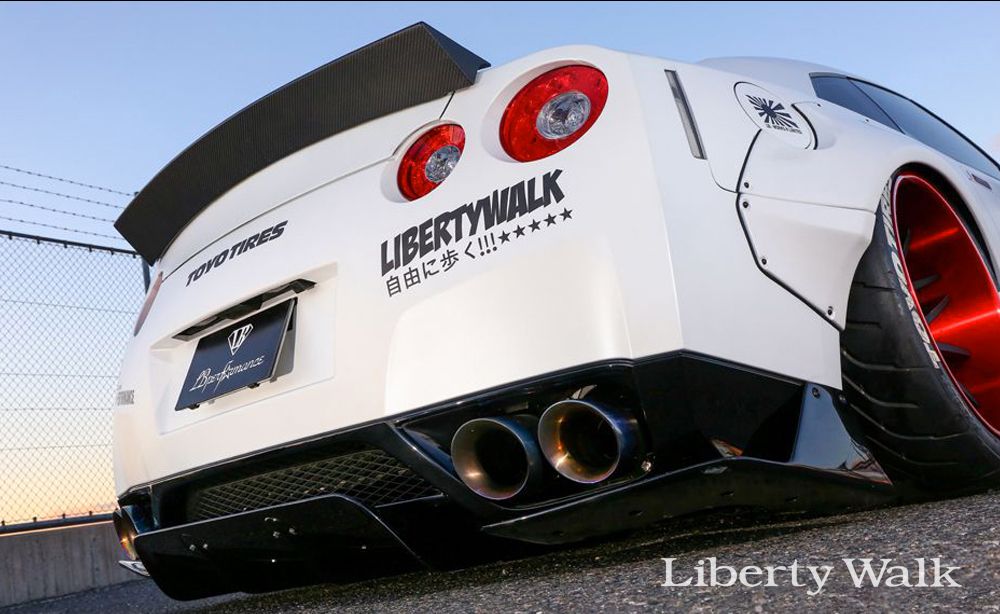 Liberty Walk Wide Body Kit, Version 1 - Nissan GT-R R35