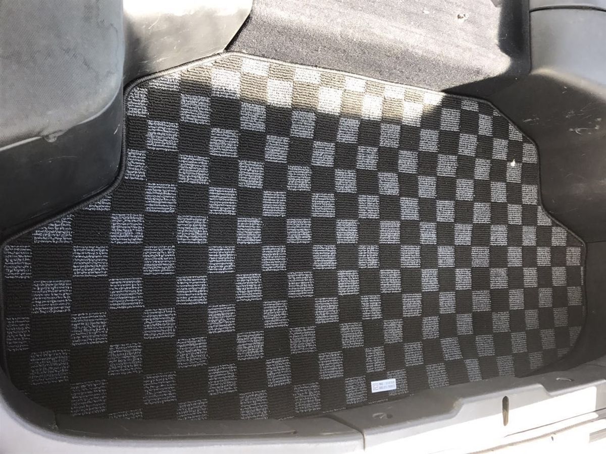 BLACK CAR MATS WITH YELLOW HEART HEEL PAD FOR NISSAN 300ZX ALMERA MICRA NOTE