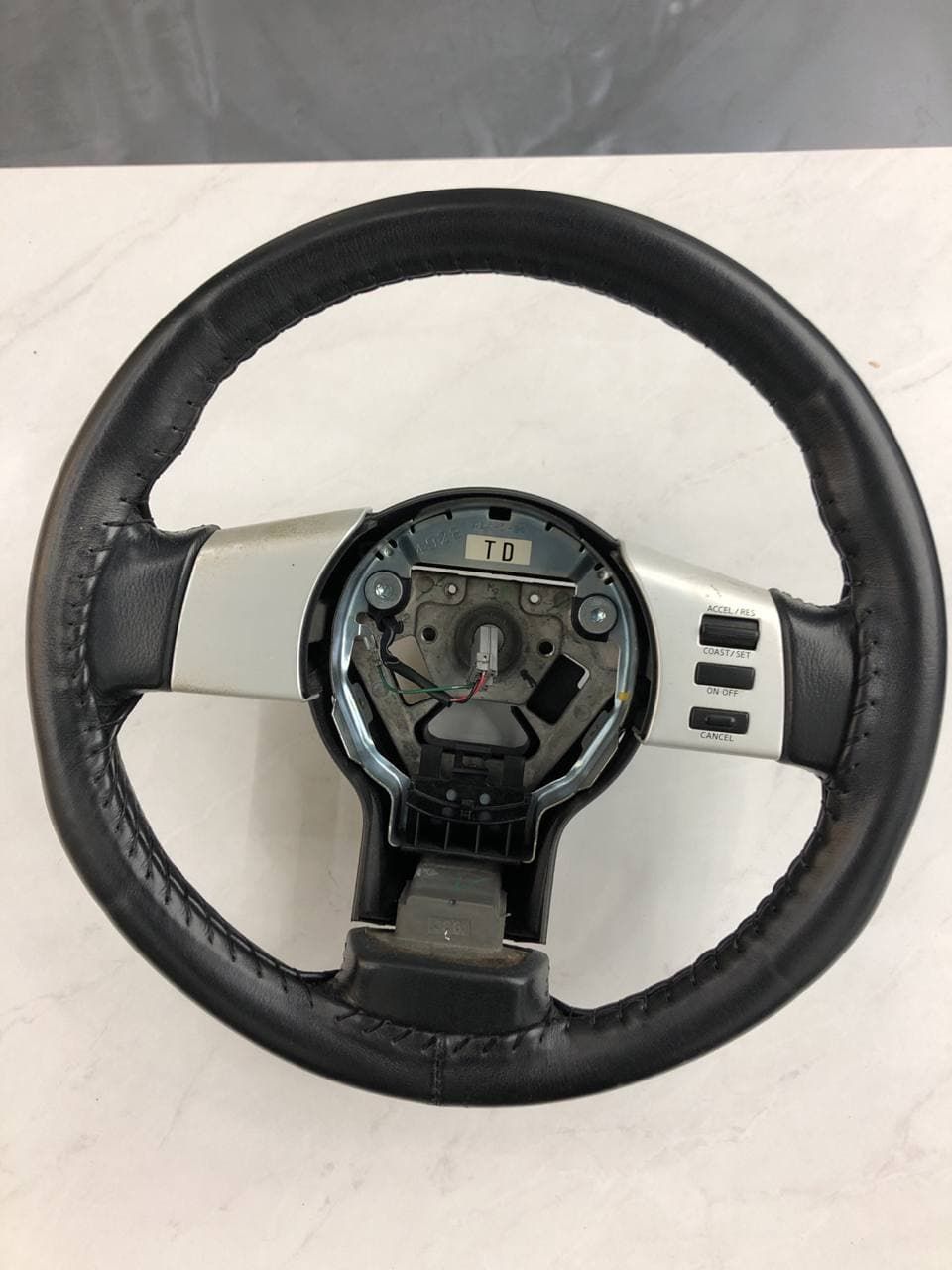 Nissan OEM steering Wheel w/ Sew on cover - Nissan 350Z Z33 03-05 (Scratch & Dent)