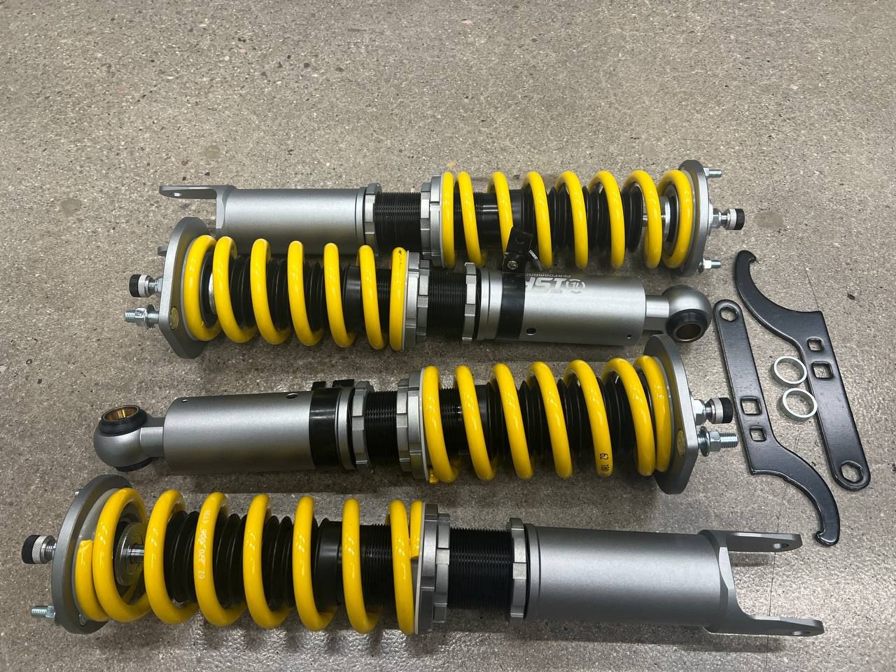 ISR Performance Pro Series Coilovers - Nissan 300ZX Z32 (SCRATCH & DENT)